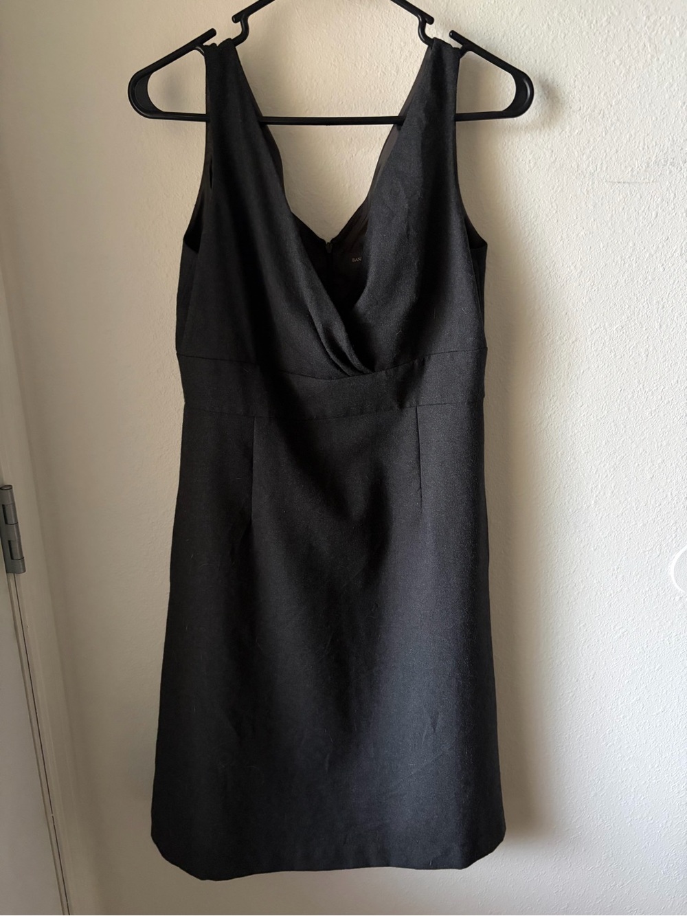 Banana Republic Black V-Neck Sleeveless Mini Dress